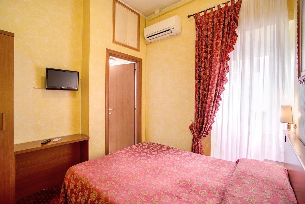 Monti Guest House - Affittacamere Roma Phòng bức ảnh