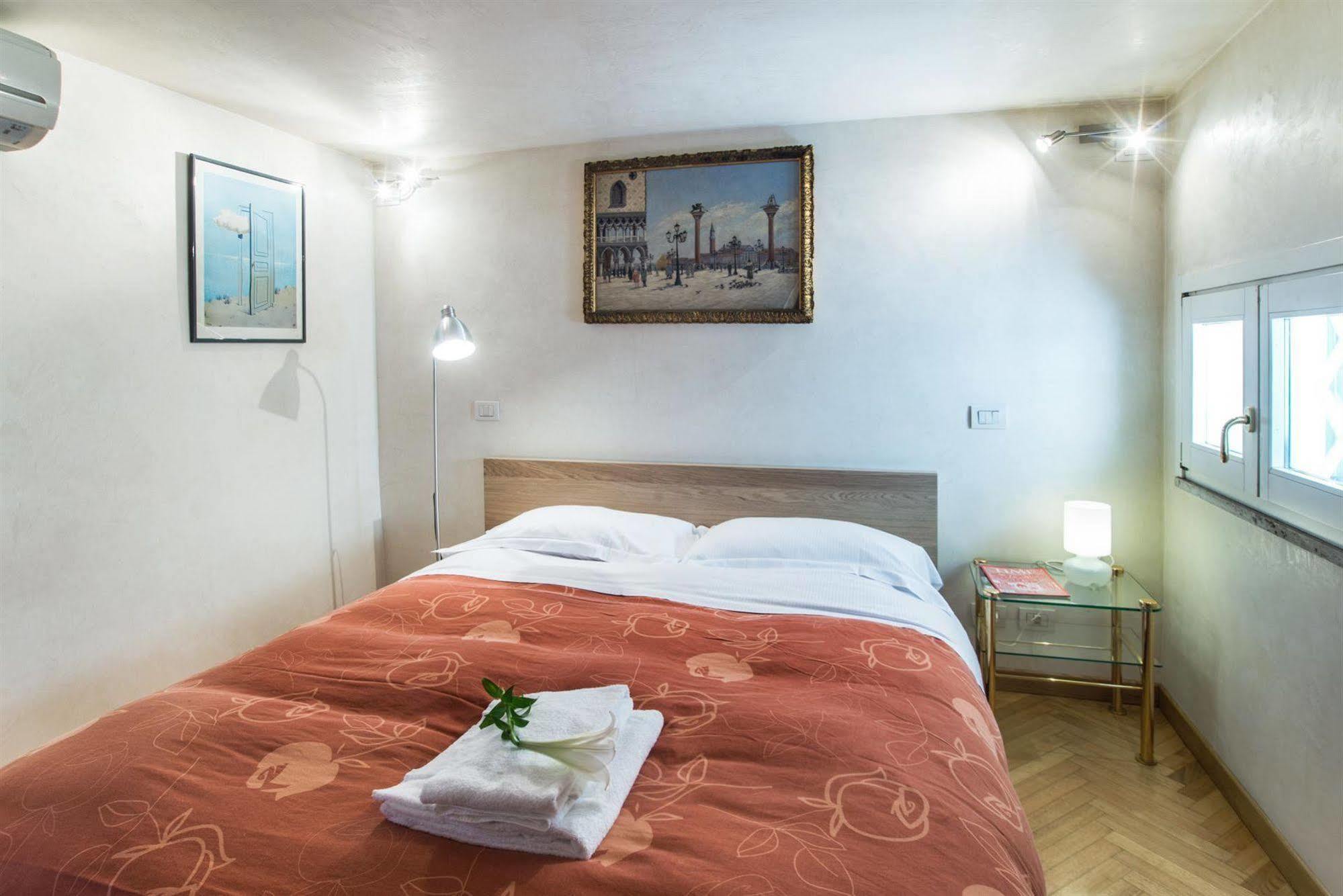 Monti Guest House - Affittacamere Roma Ngoại thất bức ảnh